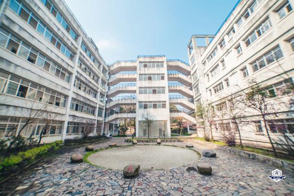 上饶市信州中等专业学校